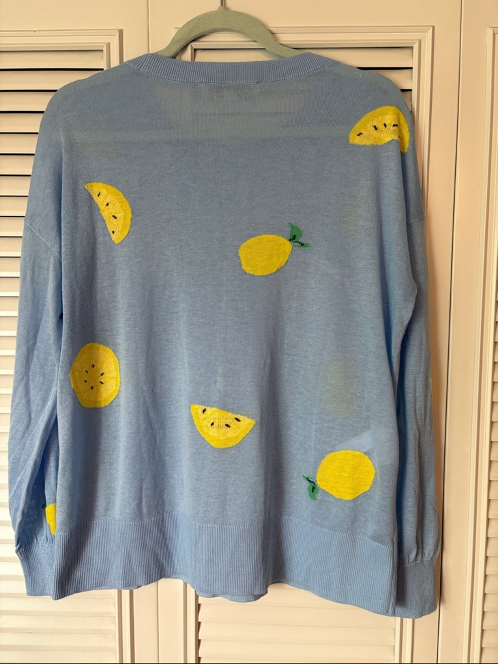 LOFT Lightweight Blue Sweater with Yellow Lemon Motifs Sz Large - Picture 3 of 6